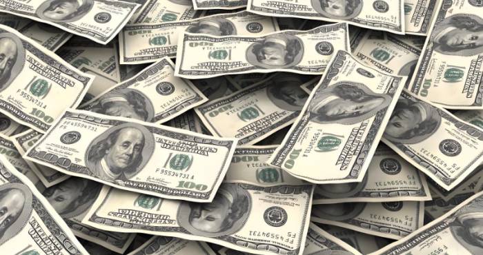 Legendary Investor Shorts US Bonds, Buys Gold and Bitcoin Amid Inflation Fears